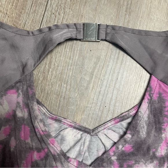 Calvin Klein V-Neck Activewear Top - Picture 3 of 3